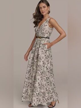 Donna Karan Floral V-Neck Maxi Dress in Cream and Black with Belt. Size 2. NWT.